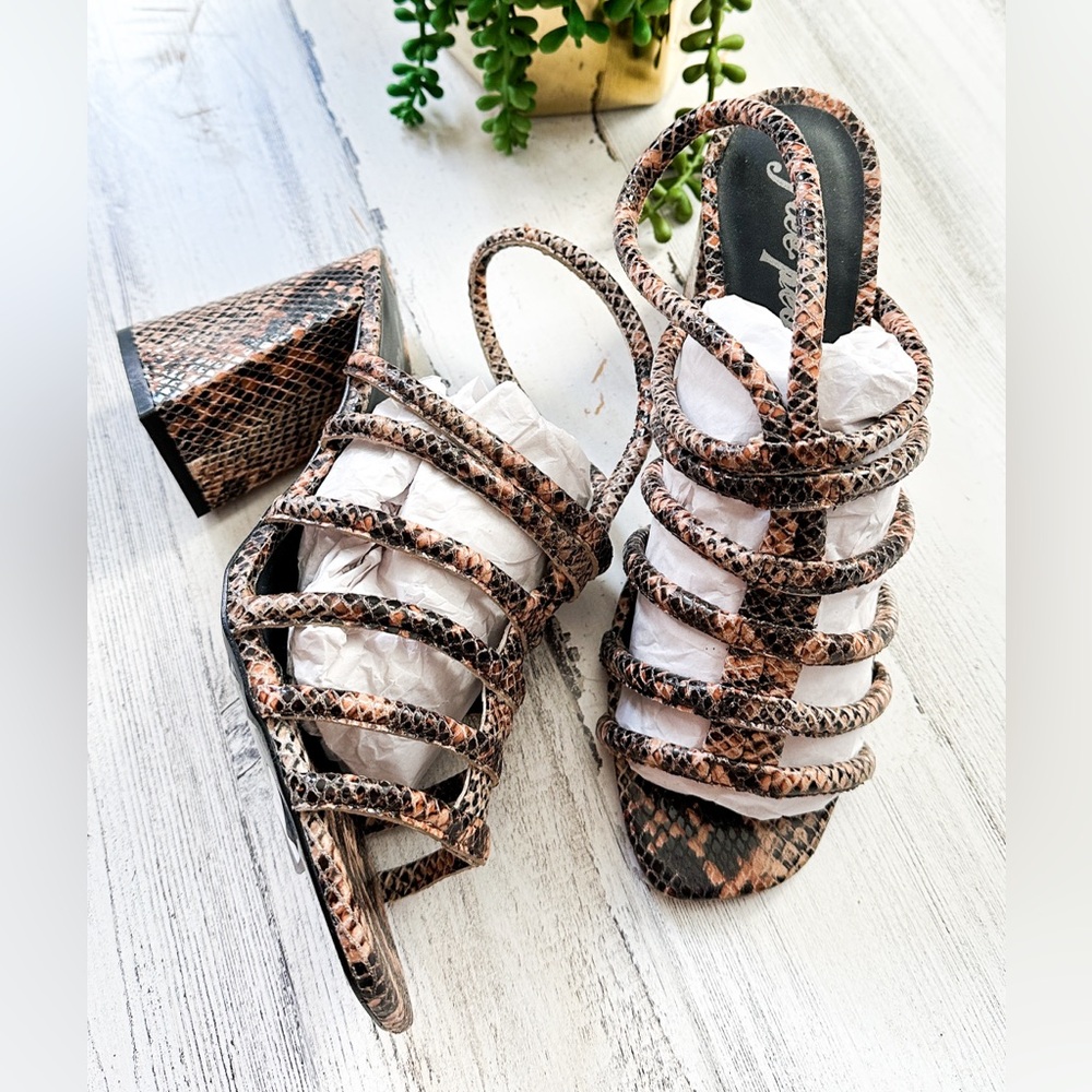 NEW Free People Colette Cinched Block Heel Strappy Snake Print Sandals size 39 - Picture 5 of 11